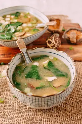 Miso Soup with Tofu and Seaweed